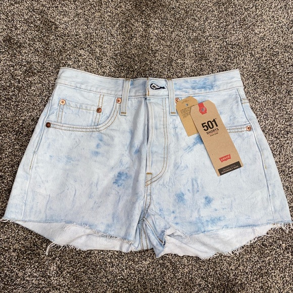 Levi’s 501 size 26 cutoff button fly shorts - Picture 1 of 4